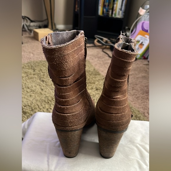 Suede boots Sz 6.5 - Picture 3 of 3